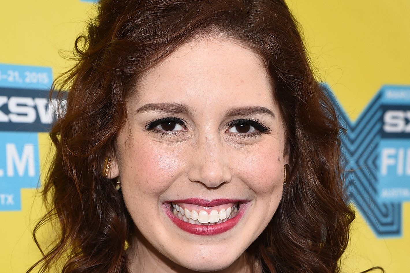 How Rich is Vanessa Bayer